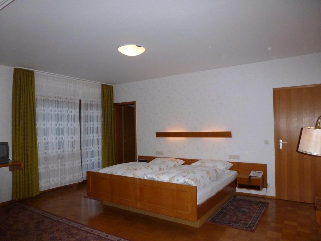 Waldschloesschen Hotel Bad Herrenalb Buitenkant foto